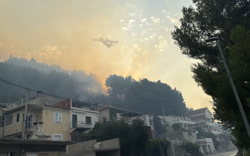 pozar, split, krilo, jesenice