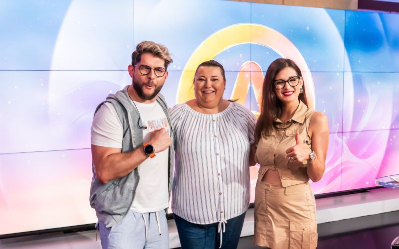 Žana in Klemen sta se ob Urškinem obisku iskreno zabavala.