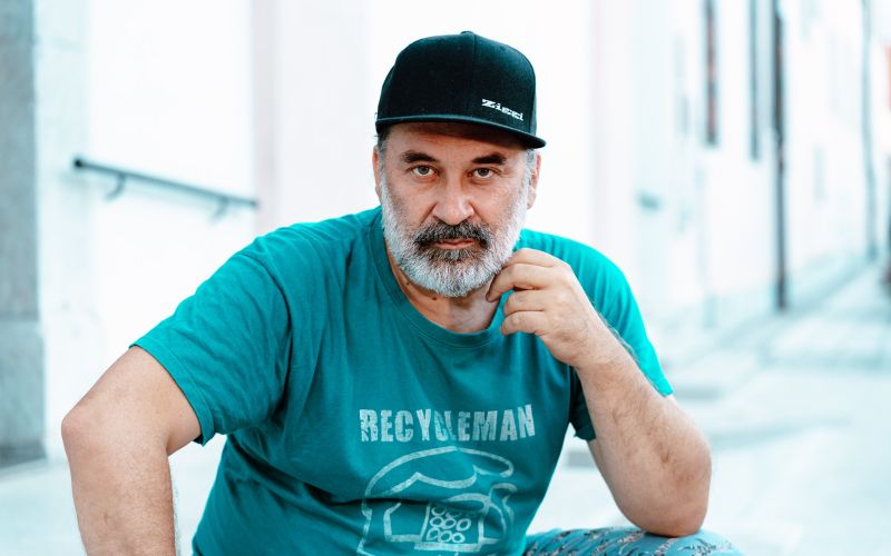 Dalaj Egol, Recycleman - !!! RecycleMan je lahko vse kar Dalaj Egol hoče, da je - od DJ-ja do raperj