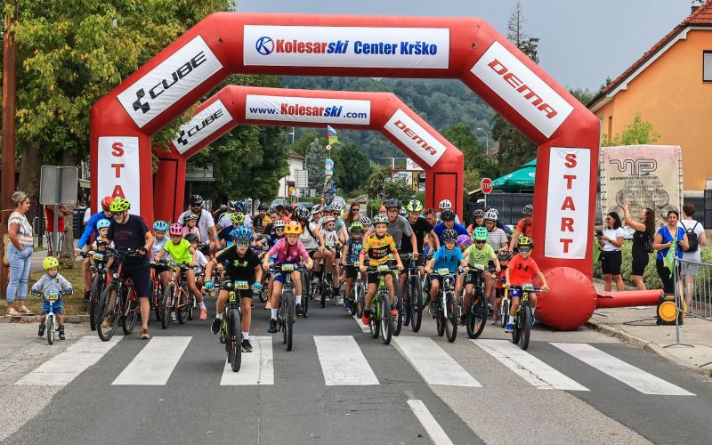 21-kolesarski-maraton-po-dezeli-cvicka