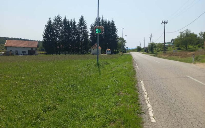 AK_prikazovalnik hitrosti Hlaponci.jpg