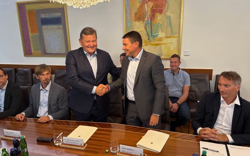 Podpis sofinanciranja dr Jevsek Dermol.jpg
