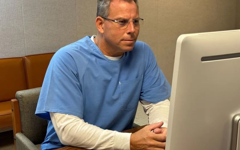 erik-menendez-initial-parole-hearing-photo2-jpeg.jpg