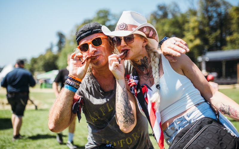 wild-west-fest-on-fire, bbq, gril-in-dim