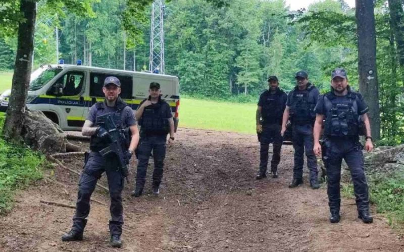 romska policija.jpg