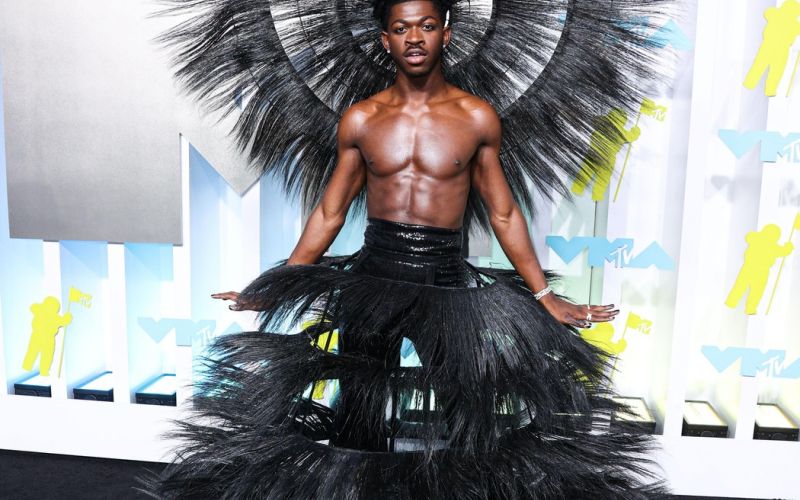 Lil Nas X - !!! Lil Nas X je priljubljen raper, ki pogosto buri duhove.