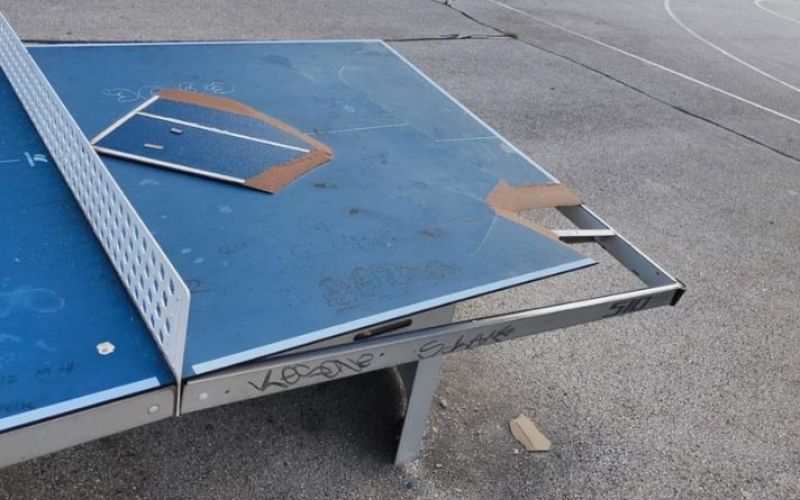 namizni tenis, miza, ravne na koroškem.jpg