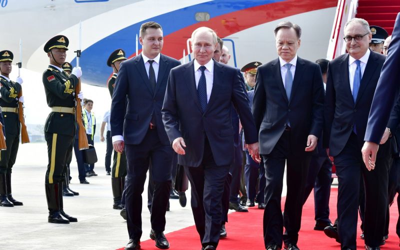 vladimir putin, prihod na kitajsko.jpg