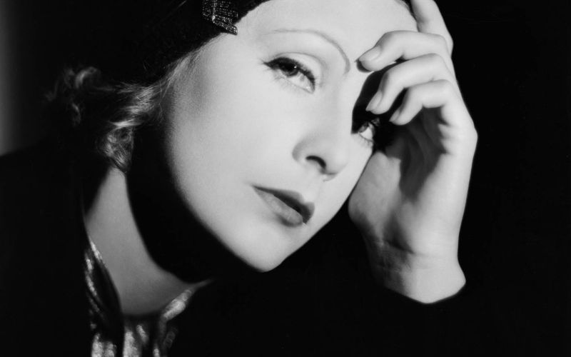 Greta Garbo, prva diva Hollywooda, je imela le 15 let trajajočo kariero, vendar je njena legenda pre