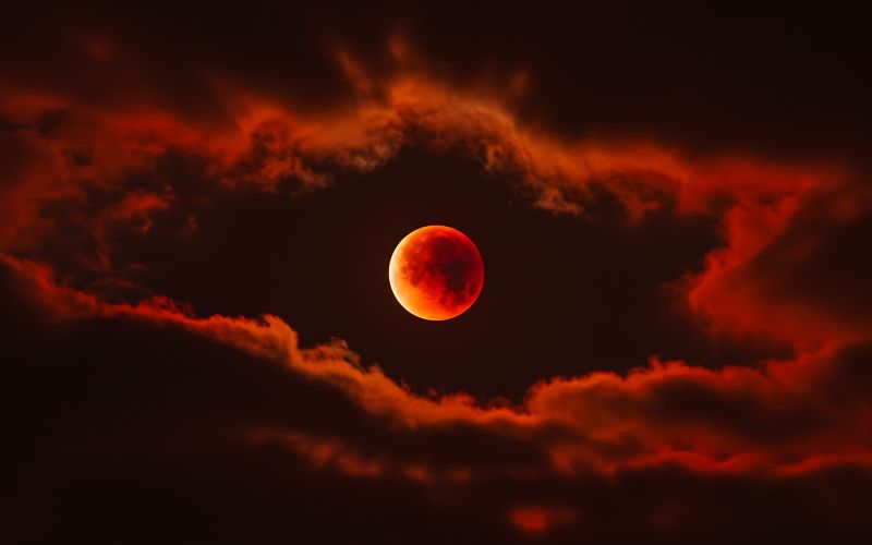 krvava luna