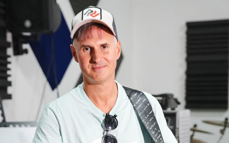 Flirrt, Rok Lunaček - !!!Rok Lunaček je gonilna sila skupine, ki piše tekste tako za Flirrte kot za