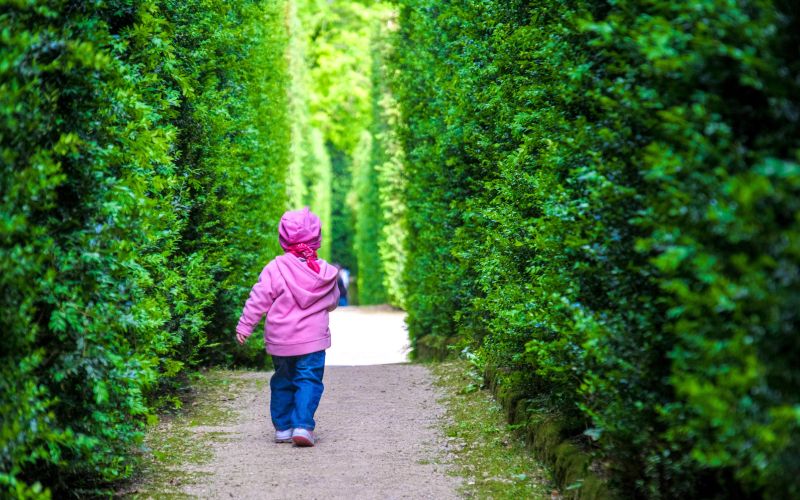 otrok, sam, zapuščen