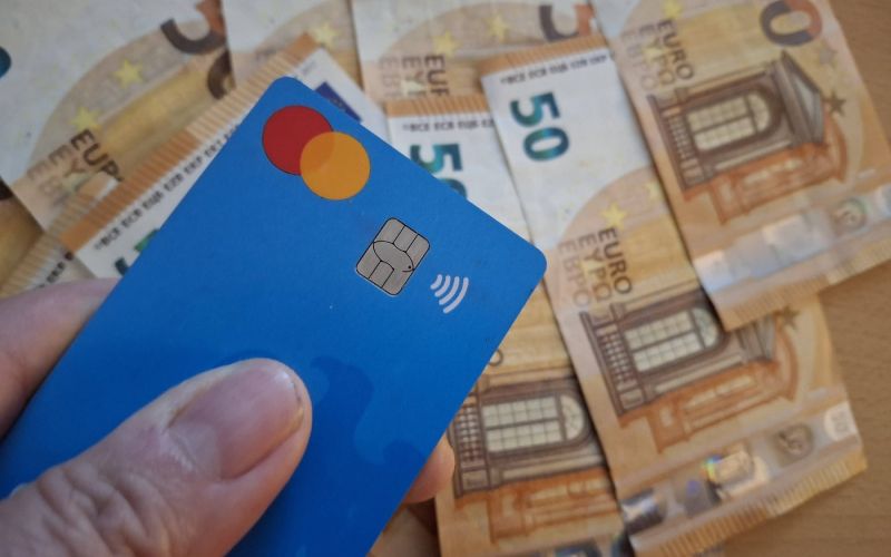 bancna kartica denar.jpg