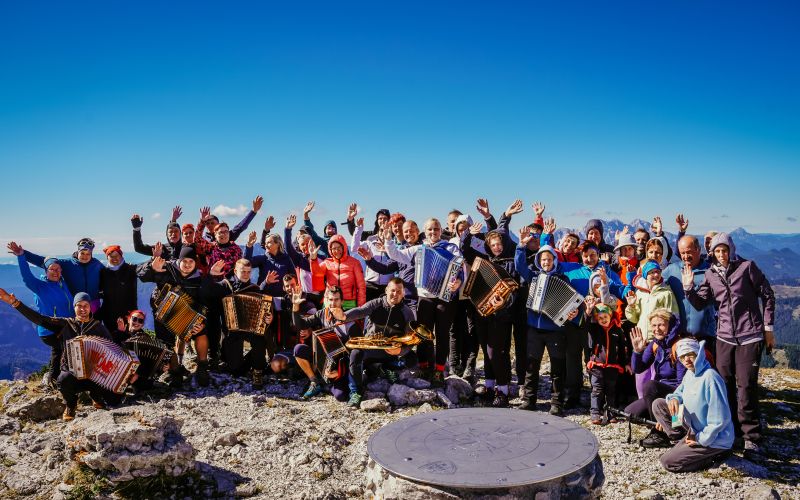 Kakopak na vrhu ni manjkala gasilska fotografija.