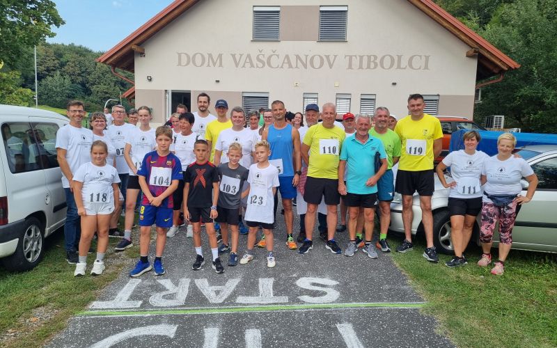 EK_tek tibolci 1.jpg