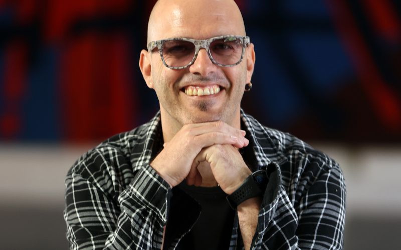 Rudi Bučar - Nasmejani Rudi Bučar je predstavil novo pesem in novi album.