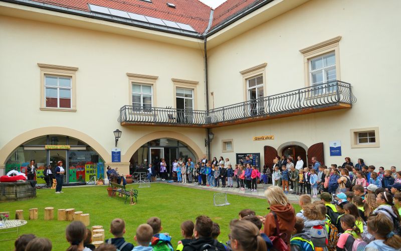 cg_knjiznica.jpg