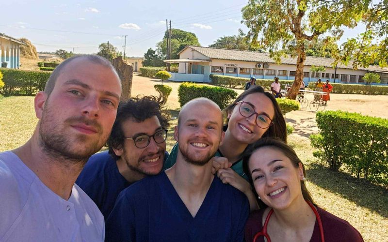 mladi-zdravniki, zambija, afrika