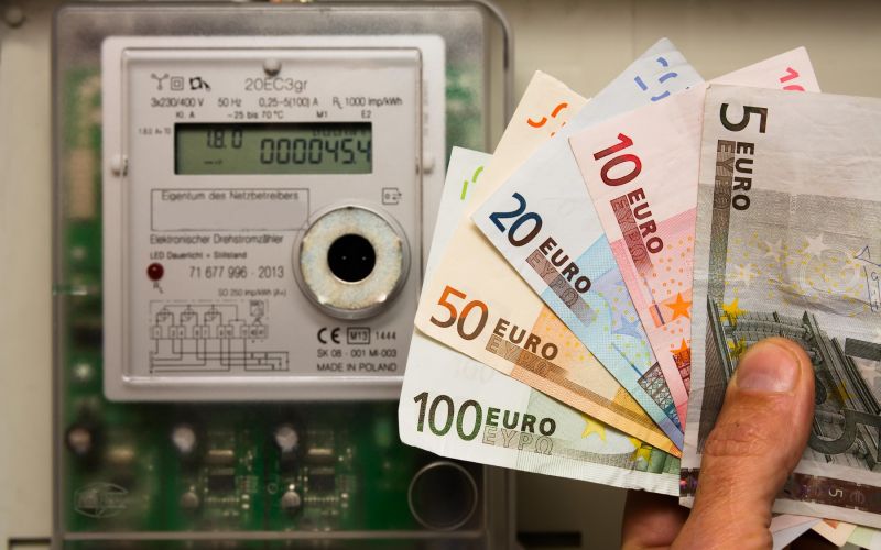 elektrika, denar, stroški