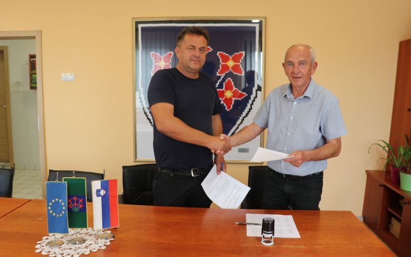 obcina-salovci, sportna-dvorana, osnovna-sola-salovci, podpis