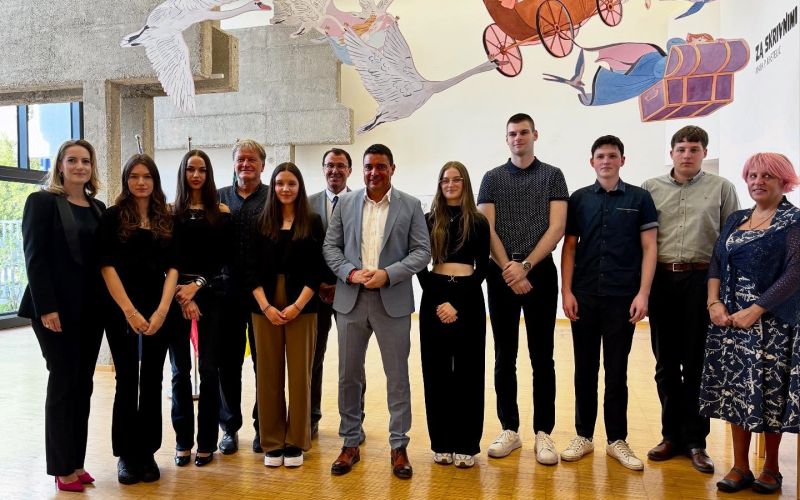 Maturanti sprejem.jpg