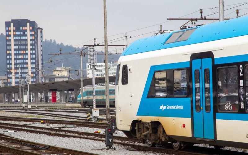 vlak, slovenske železnice