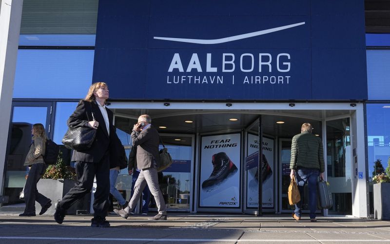 Vhod na letališče Aalborg.jpg