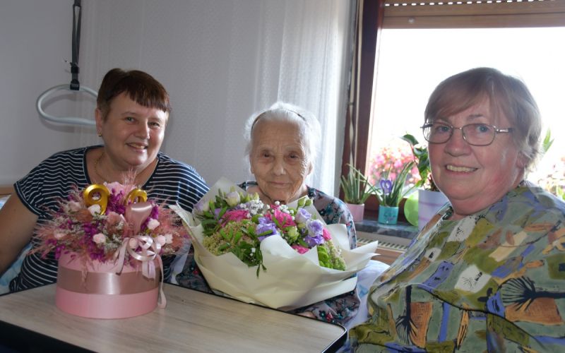 cvetka_robek_90_let.JPG