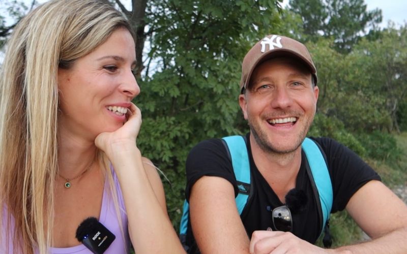 Klemen Slakonja in voditeljica Lea Mederal sta se podala na Devinski grad in po Rilkejevi pešpoti.