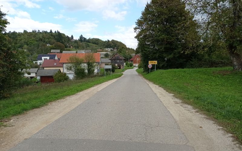 halo-tukaj-bralec-dolenjca
