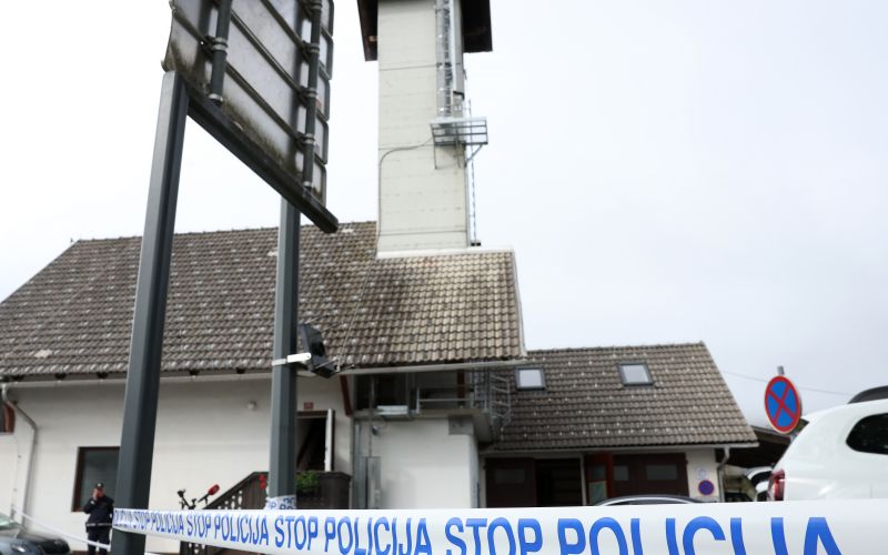 policija trak.JPG