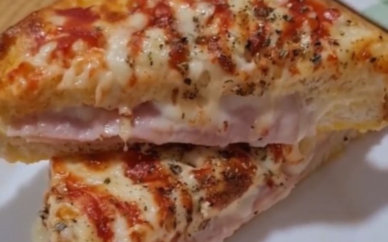 Jajčni pizza toasti