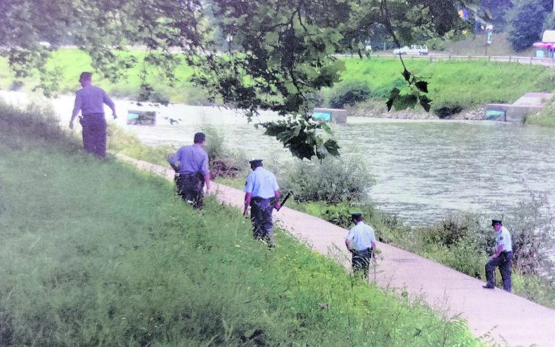 Policisti so leta 2004 zaman iskali sledove. Storilca niso našli.