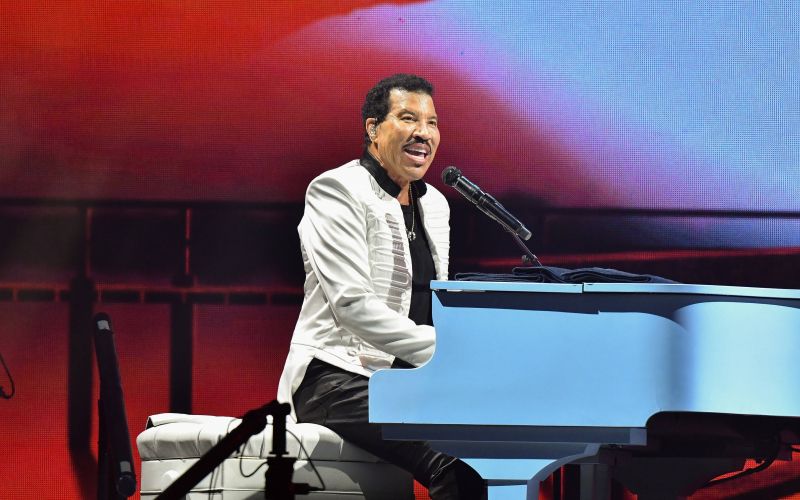 lionel richie 1.jpg
