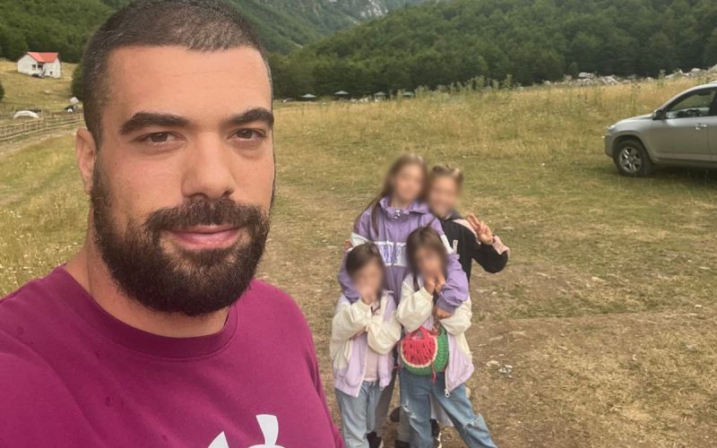 armin đutović BLURAN.png