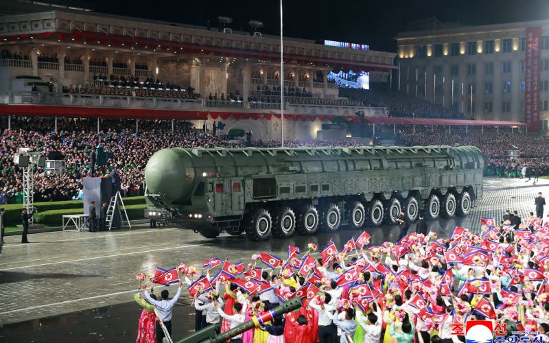 vojaska-parada, severna-koreja
