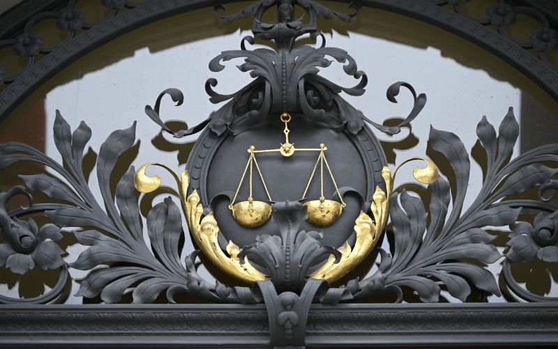 sodišče, pravosodje