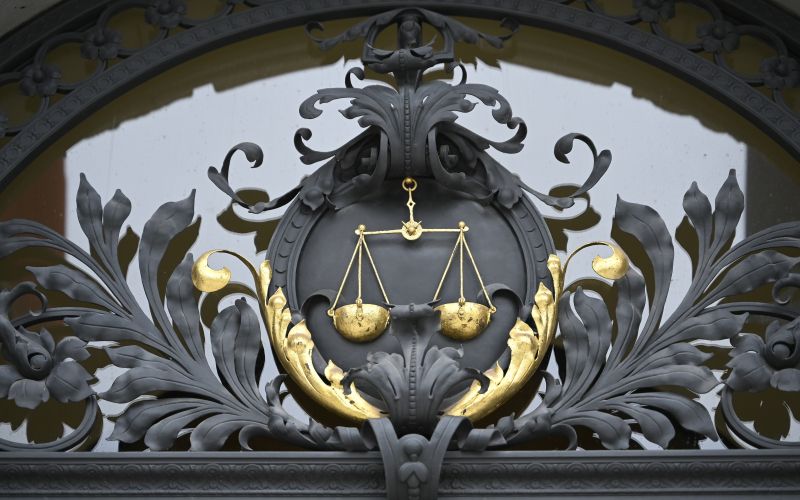 sodišče, pravosodje