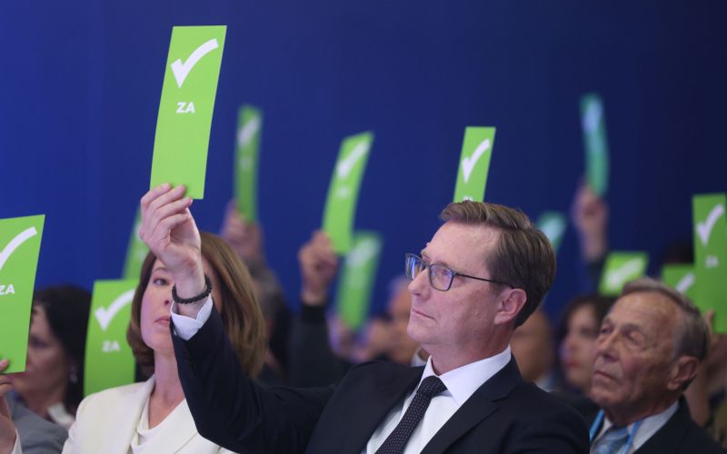 vladimir prebilič, ustanovni kongres.jpg