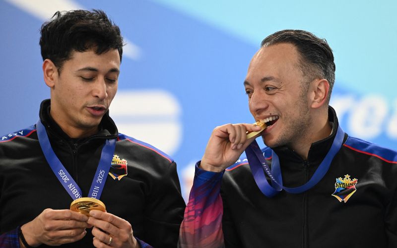 filipini curling1.jpg