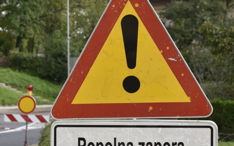 zapora ceste.jpg