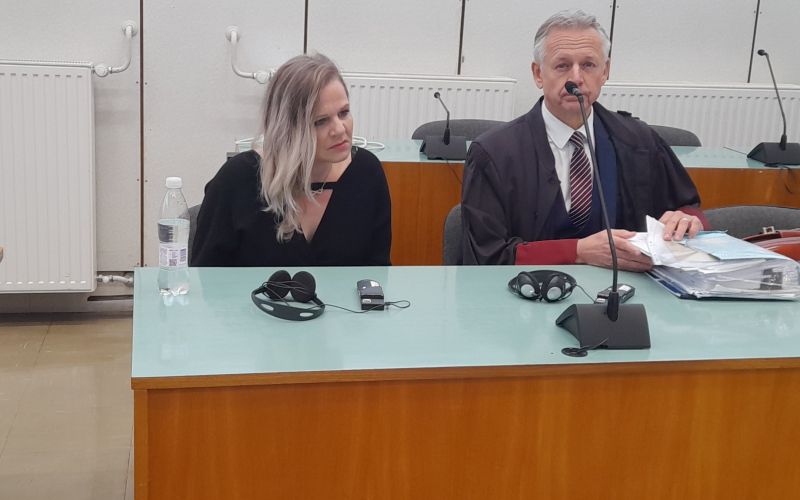 Tea Kotnik z odvetnikom