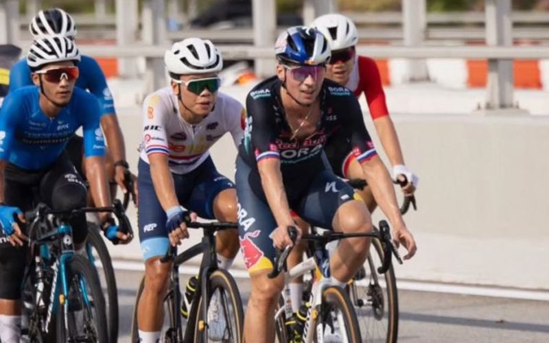 primoz roglic singapur.jpg