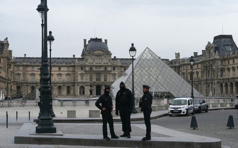 louvre, kraja