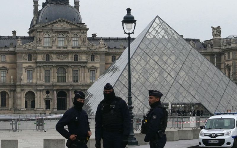 louvre, kraja