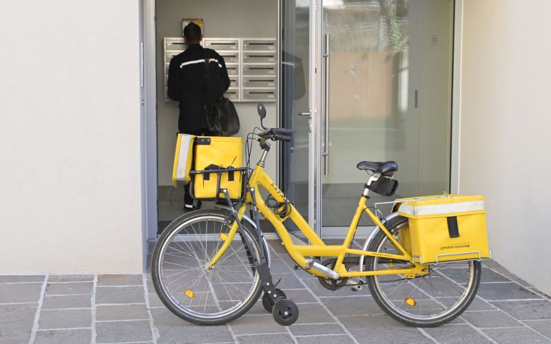 poštar, dostava, nabiralnik.JPG