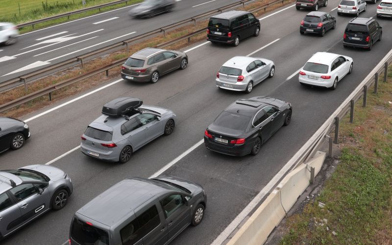 promet, gneča, avtocesta, zastoj