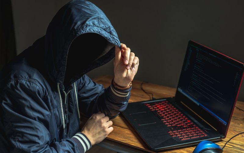 spletna prevara, heker.jpg