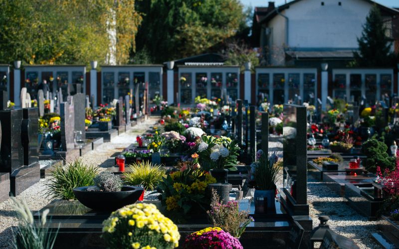 pokopališče-murska-sobota, prvi-november, 1.-november, dan-mrtvih, grob, nagrobnik, sveče, sveča
