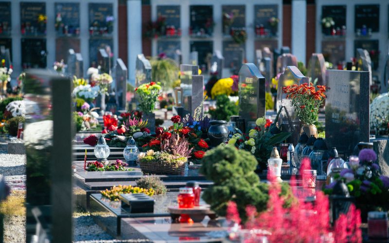 pokopališče-murska-sobota, prvi-november, 1.-november, dan-mrtvih, grob, nagrobnik, sveče, sveča